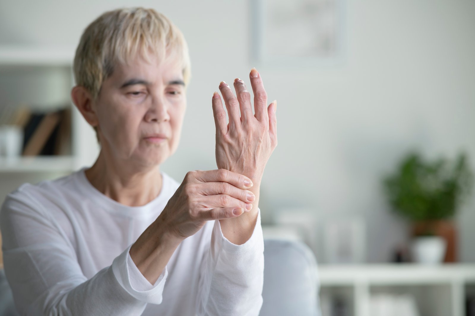 Zglobovi i bol u menopauzi: zašto se javljaju i šta se može učiniti