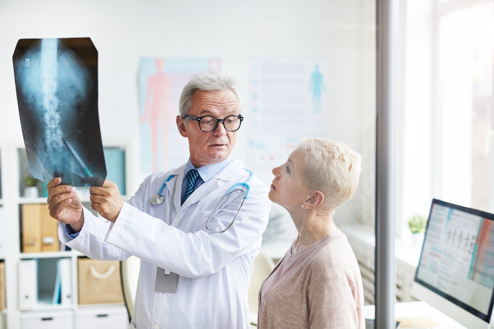 Osteoporoza: prevencija, dijagnoza i lečenje za žene i muškarce